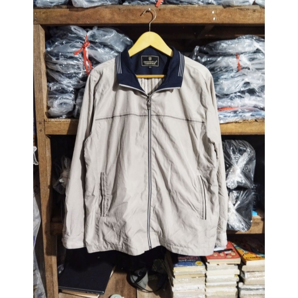 Jaket Kasual Berkerah University of Cambridge