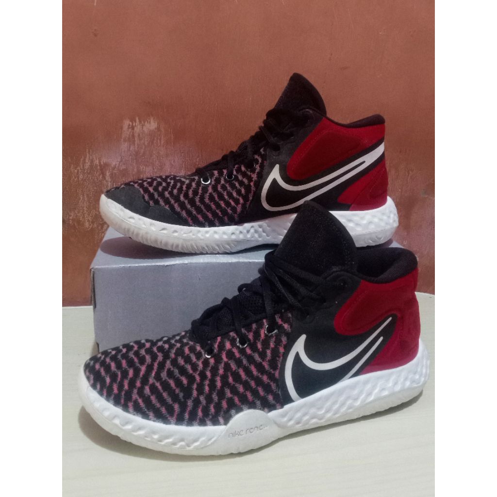 sepatu basket/volli second size 44,5