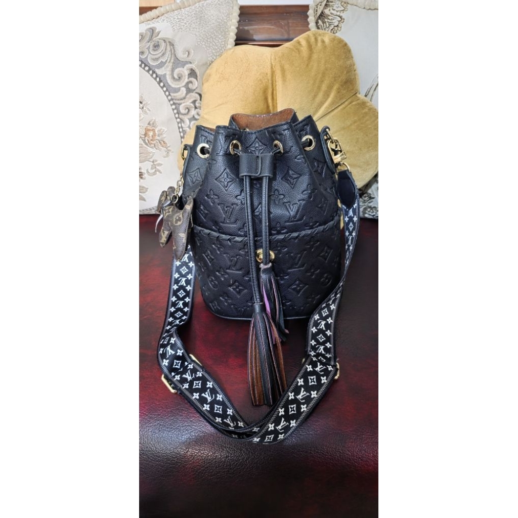 Tas Elvong