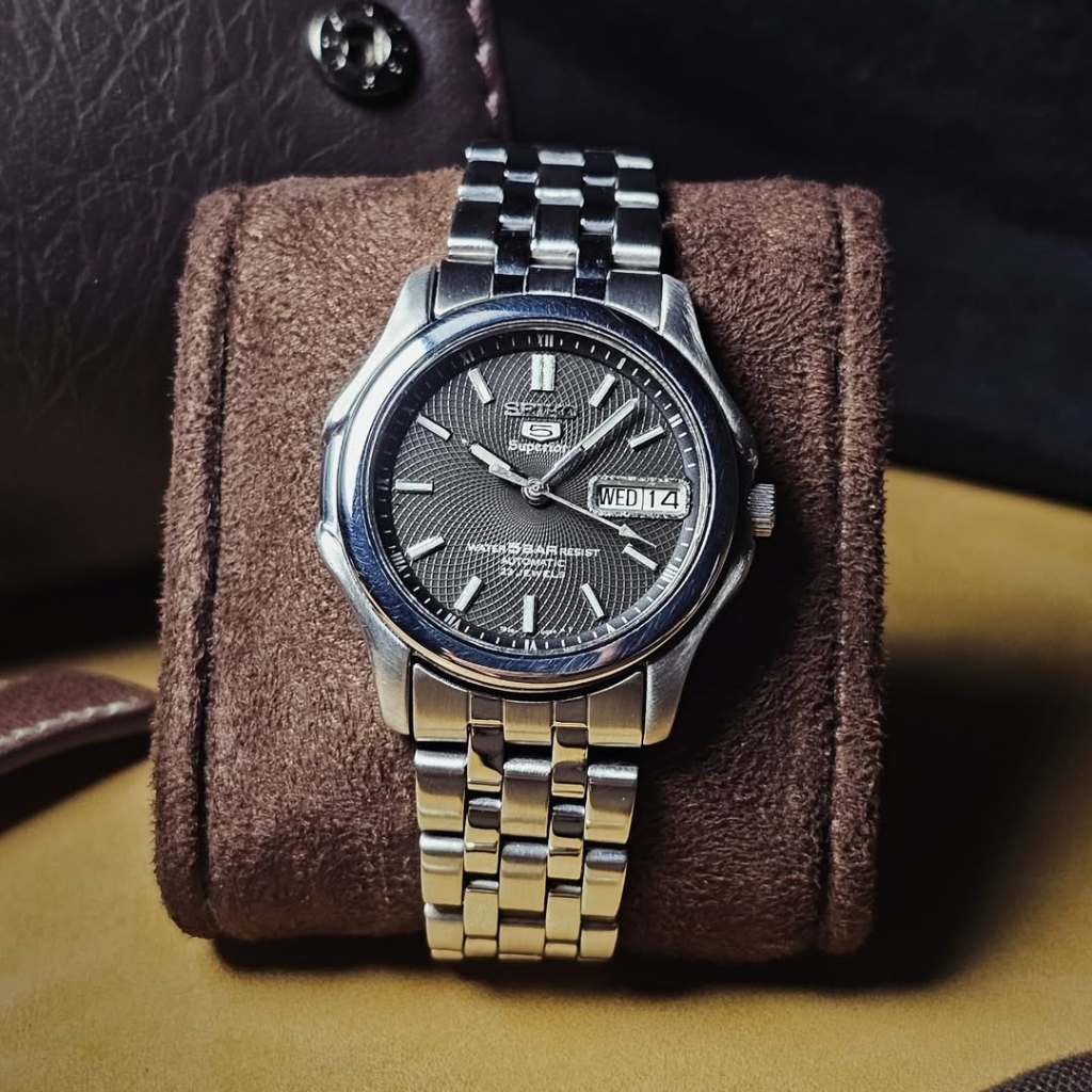 Vintage Seiko 5 Superior SKZ025 Black Whirlpool All Original