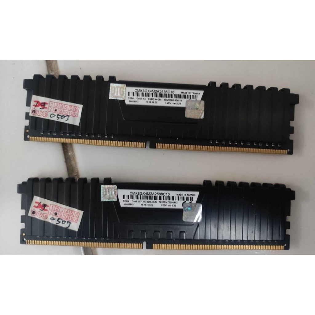 RAM CORSAIR DDR4 2x4GB