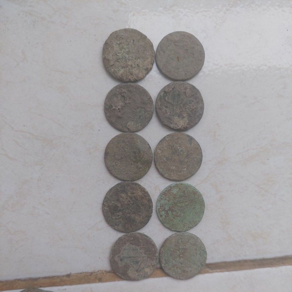 10 keping koin voc temuan tertutup tanah asli. gacha.