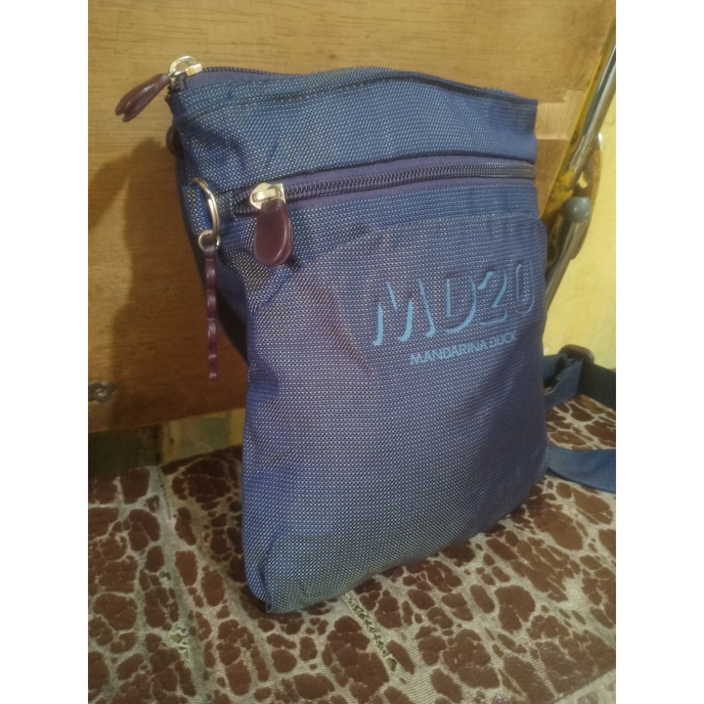 sling bag mandarina duck PL ori good condition