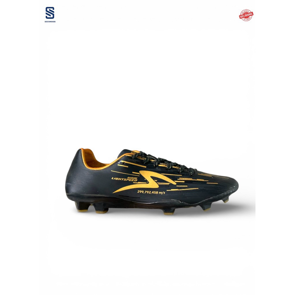 specs lightspeed reborn black gold fg sepatu bola