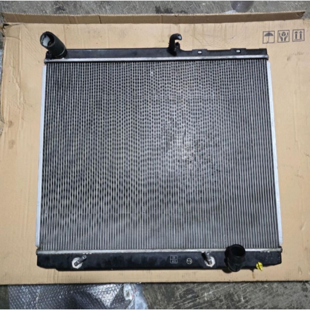 Radiator TOYOTA LANDCRUISER VX200, VX-R200 ORIGINAL