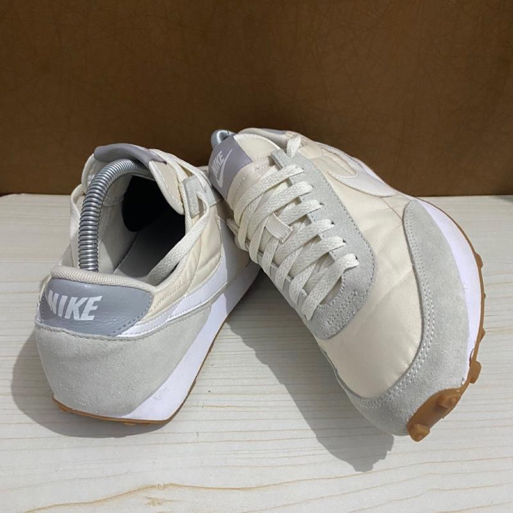 Sepatu second - PRELOVED Nike Daybreak Ivory Light Smoke Grey ( Women's ) Size UK 7 / 41