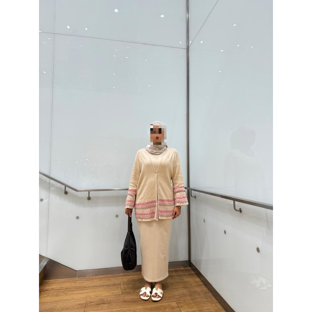One Set Pakaian Wanita Outer + Daleman Panjang