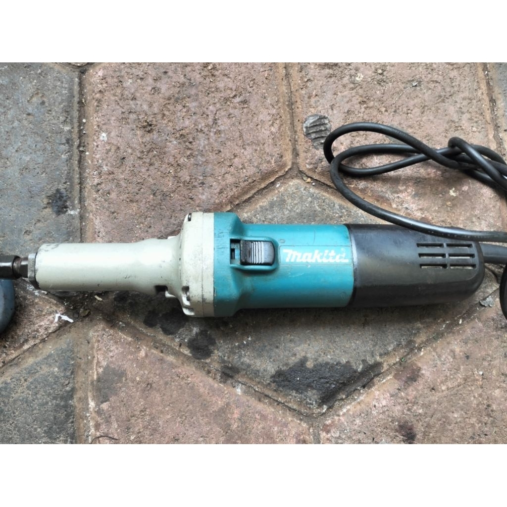 bor cun second makita tipe9556NB