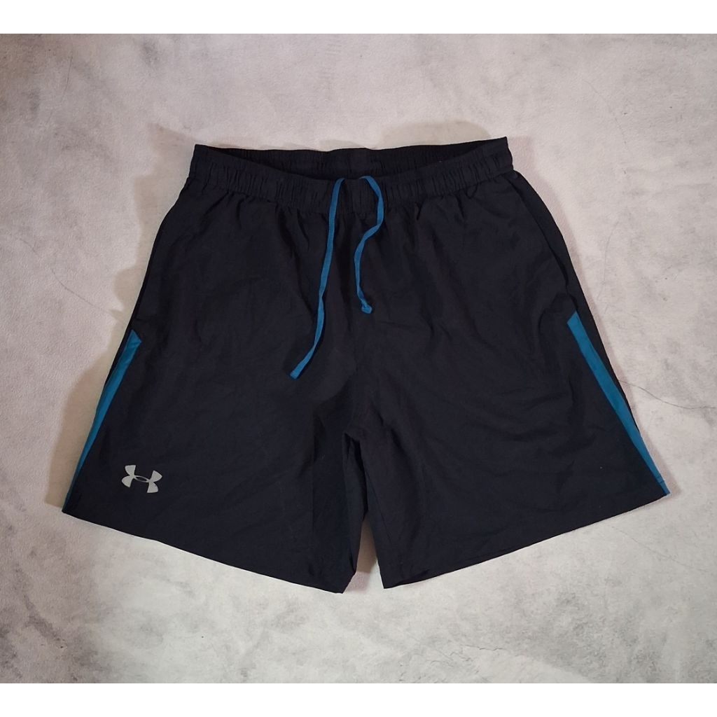 Celana Pendek Running Ua Hitam