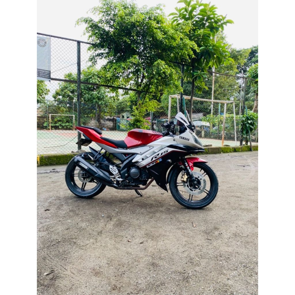yamaha R15 v2 ymjet_fi 2016