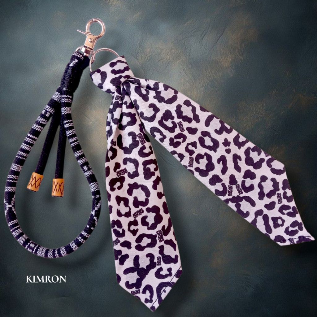 Gantungan Kunci Leopard Skena Kalcer Tenun Etnik Motif Batik Nusantara Keychain Bandana Slayer Ganci