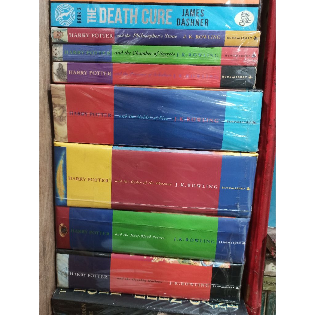 novel HARRY POTTER JK ROWLING Bloomsbury 1 set no.1-7 tamat