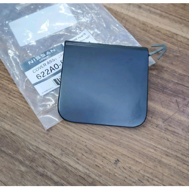 TJ - Tutup Derek Cover Towing Bumper Depan Nissan Latio Original