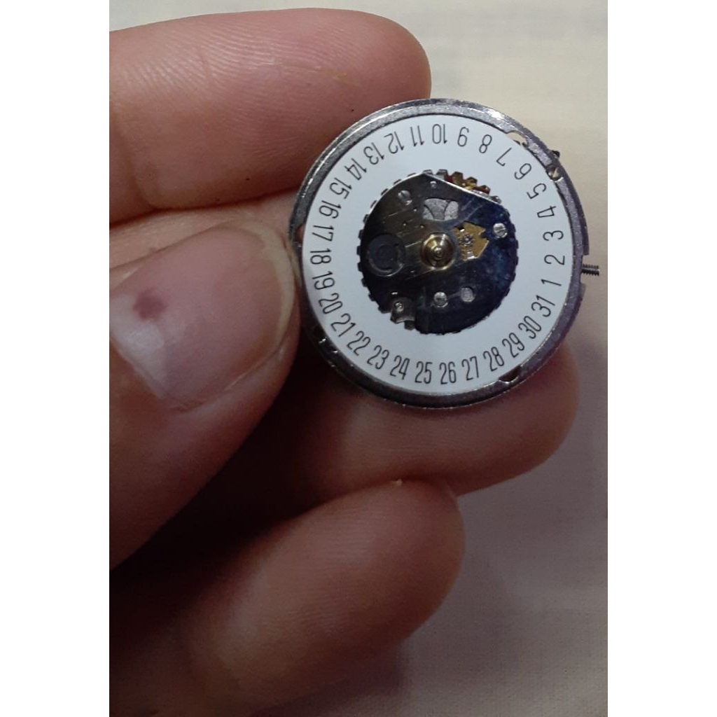 Mesin jam tangan off rusak