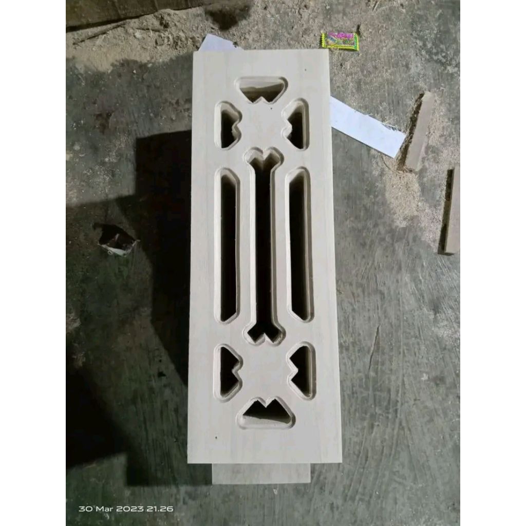 bunga loster pentilasi udara rumah(motip tulang)