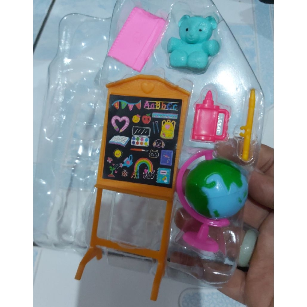 Perlengkapan/Aksesoris Boneka Barbie Chelsea-Mattel set