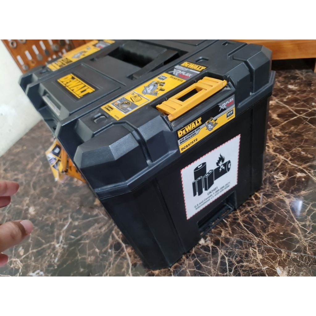 Dewalt DCS575T2 54V Max Cordless Circular Saw 184mm Flexvolt DCS575