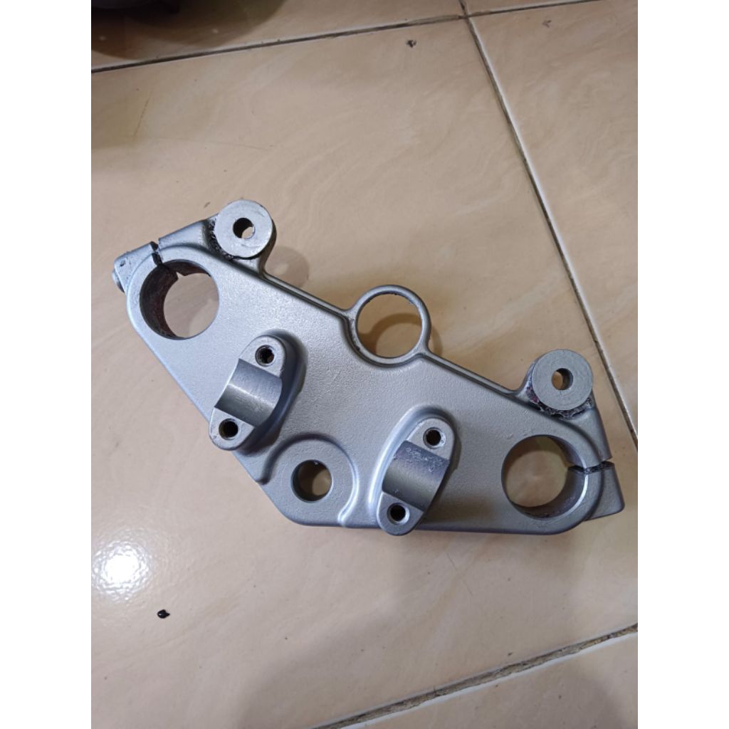 T Segitiga Atas Suzuki Thunder 250 ori