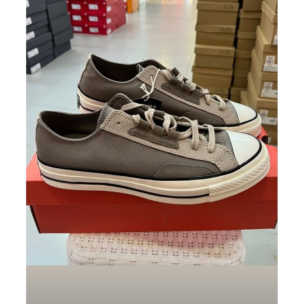Converse unisex sport station