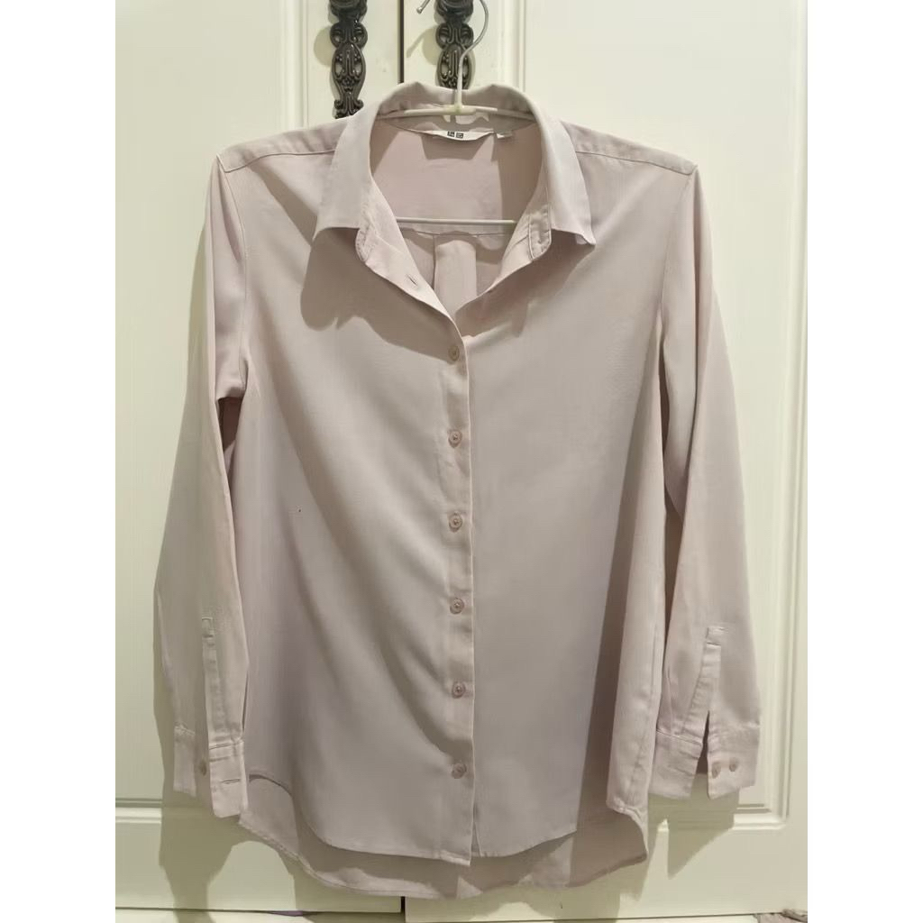 Uniqlo Kemeja / Blouse Wanita Soft Pink / Merah Muda