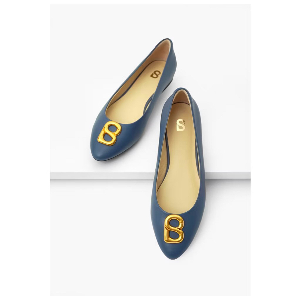 ButtonScraves shoes
