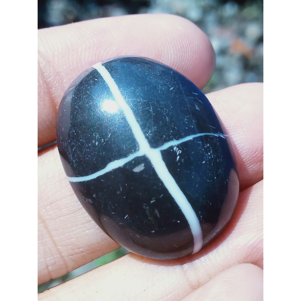 Batu Tapak Jalak Hitam Antik