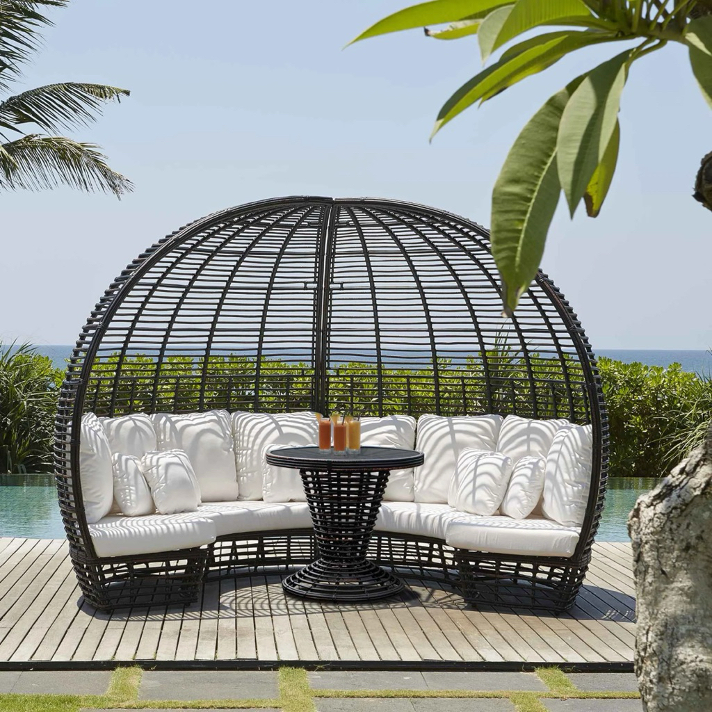 Daybed Rotan Sintetis Terbaru Sofa Santai Outdoor Modern Gazebo Outdoor Terbaru