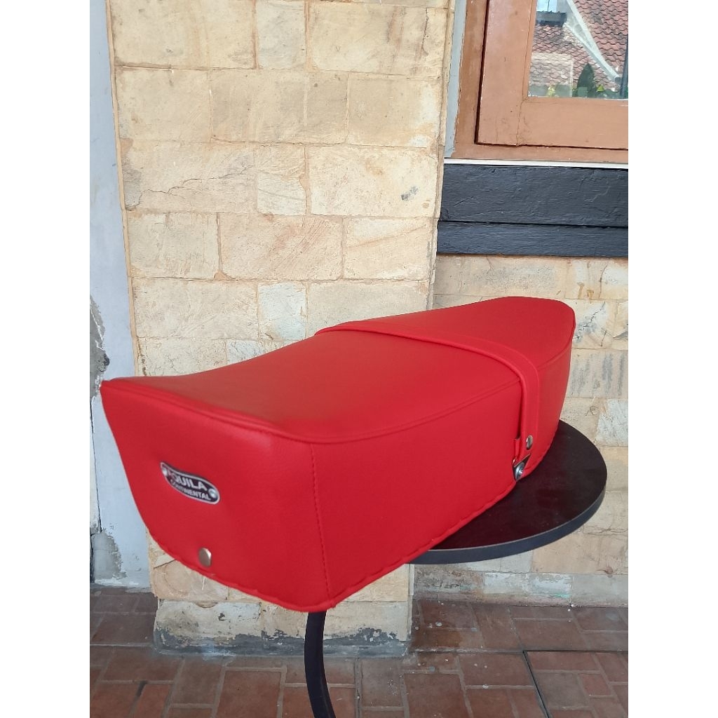 Jok Vespa Panjang Aquila Continental Merah