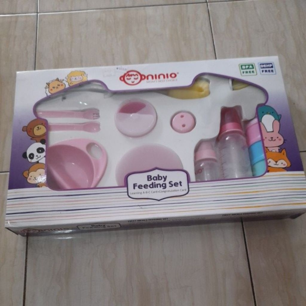i. Baby Feeding set ninio 091033
