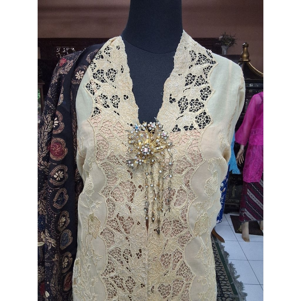 Bahan Kebaya Encim Betawi Bunga/Bahan Bordir Kebaya/Bahan Kebaya Encim/Bahan Kebaya Krancang/Kebaya 