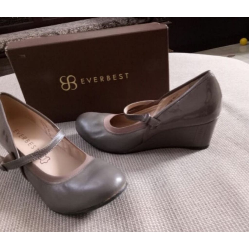 Everbest celestine wedges size 37 NEW SALE