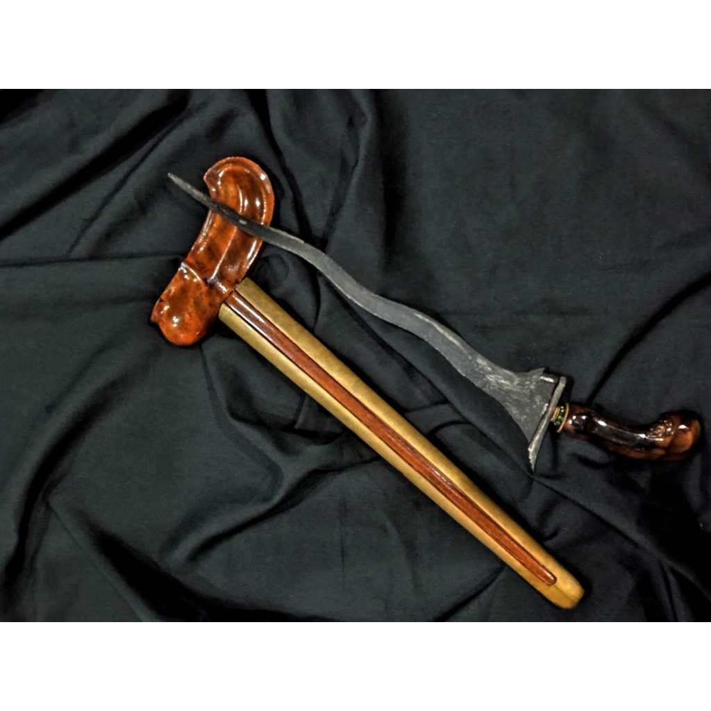 Keris Sepuh Pandawa Lare Pamor Ceprit Tangguh Majapahit Sandangan Warangka Gayaman Solo