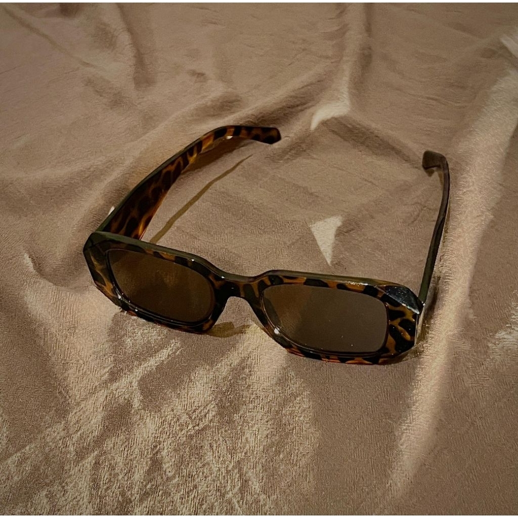 Kacamata Hitam Fashion Retro Frame Kotak Motif Leopard