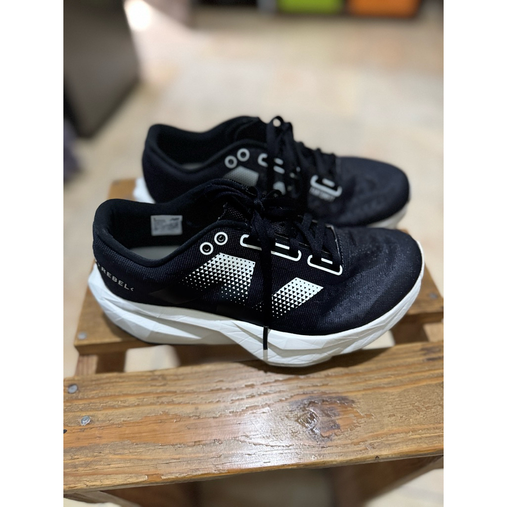 NEW BALANCE FUELCELL REBEL V4 WOMEN’S OR STORE