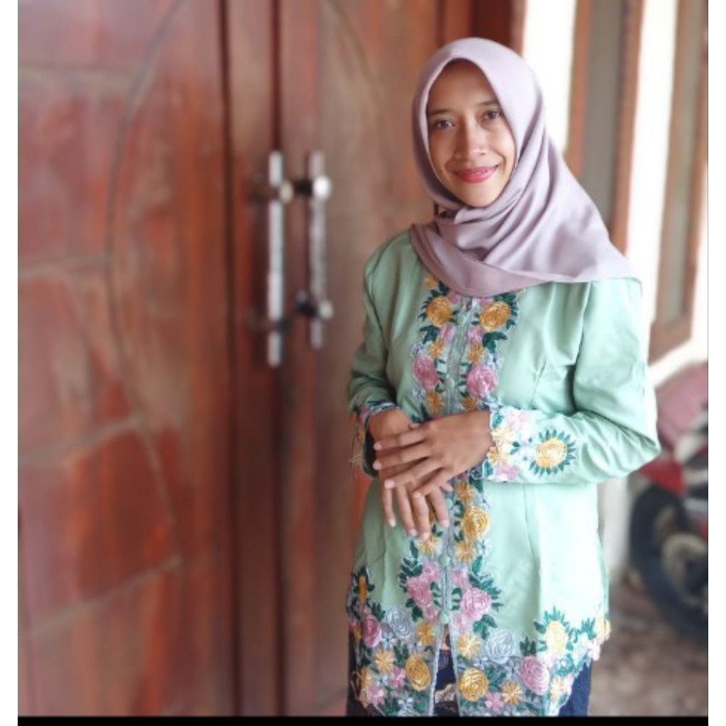 Kebaya Encim bordir Warna