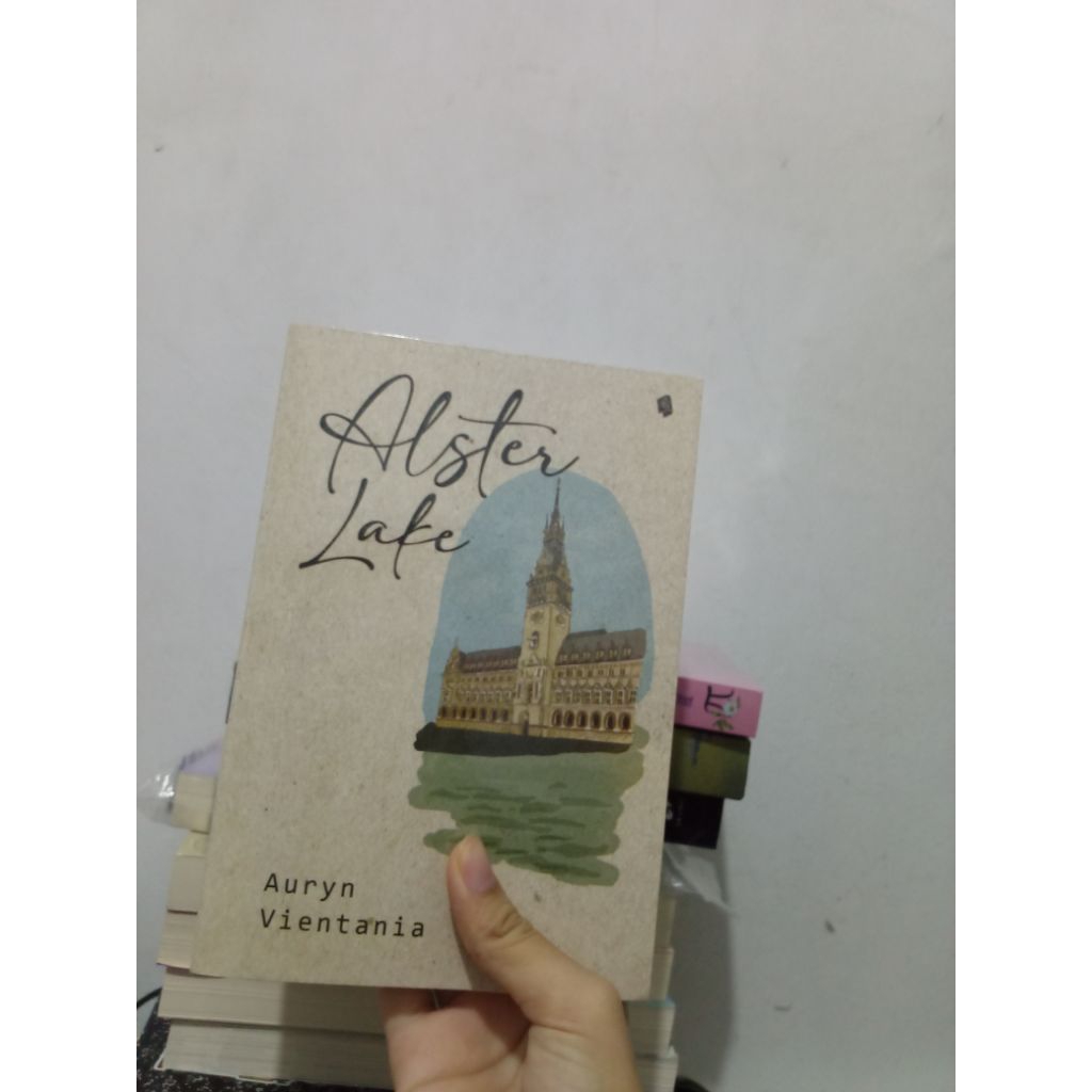 PRELOVED NOVEL ORI ALSTER LAKE