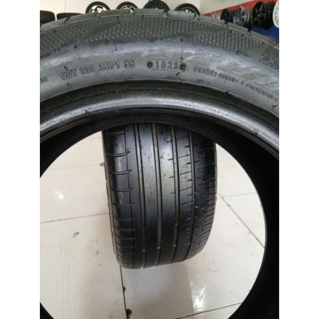 BAN ACCELERA PHI 235/50R18