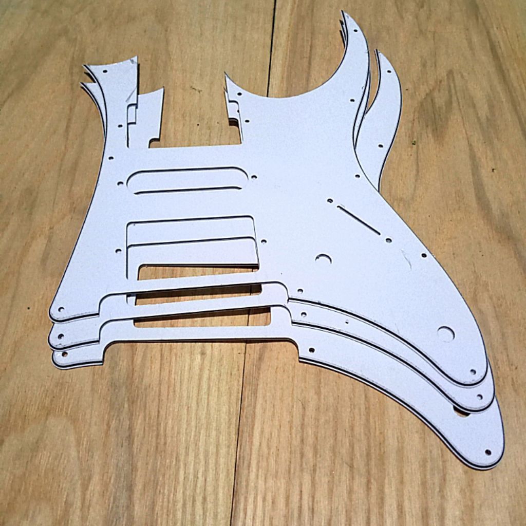 pickguard Ibanez jem/RG putih 3ply ori