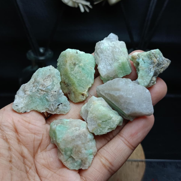 Batu Natural Emerald Rough (5)