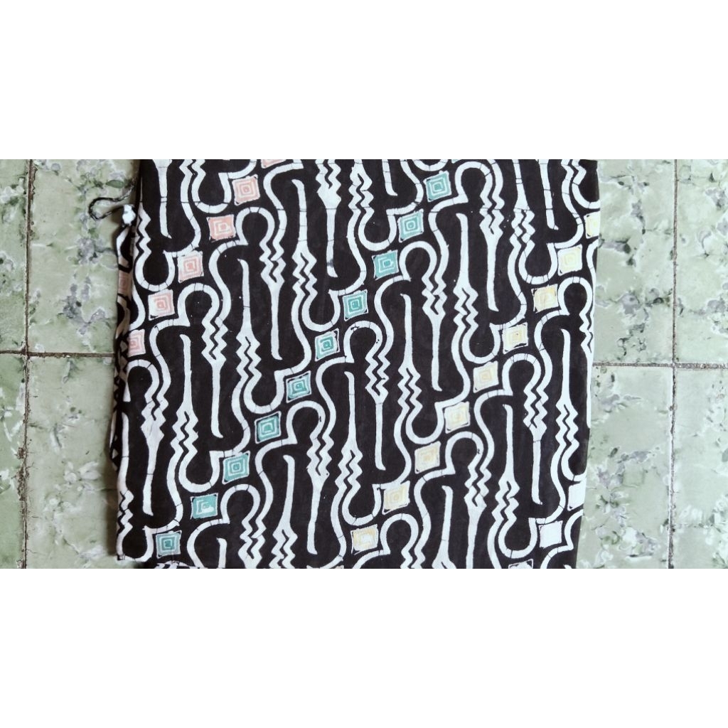 Lereng Kuning Muda Pink Muda Toska Muda Hitam Putih Batik Cap Solo Surakarta Premium untuk Wisuda, H