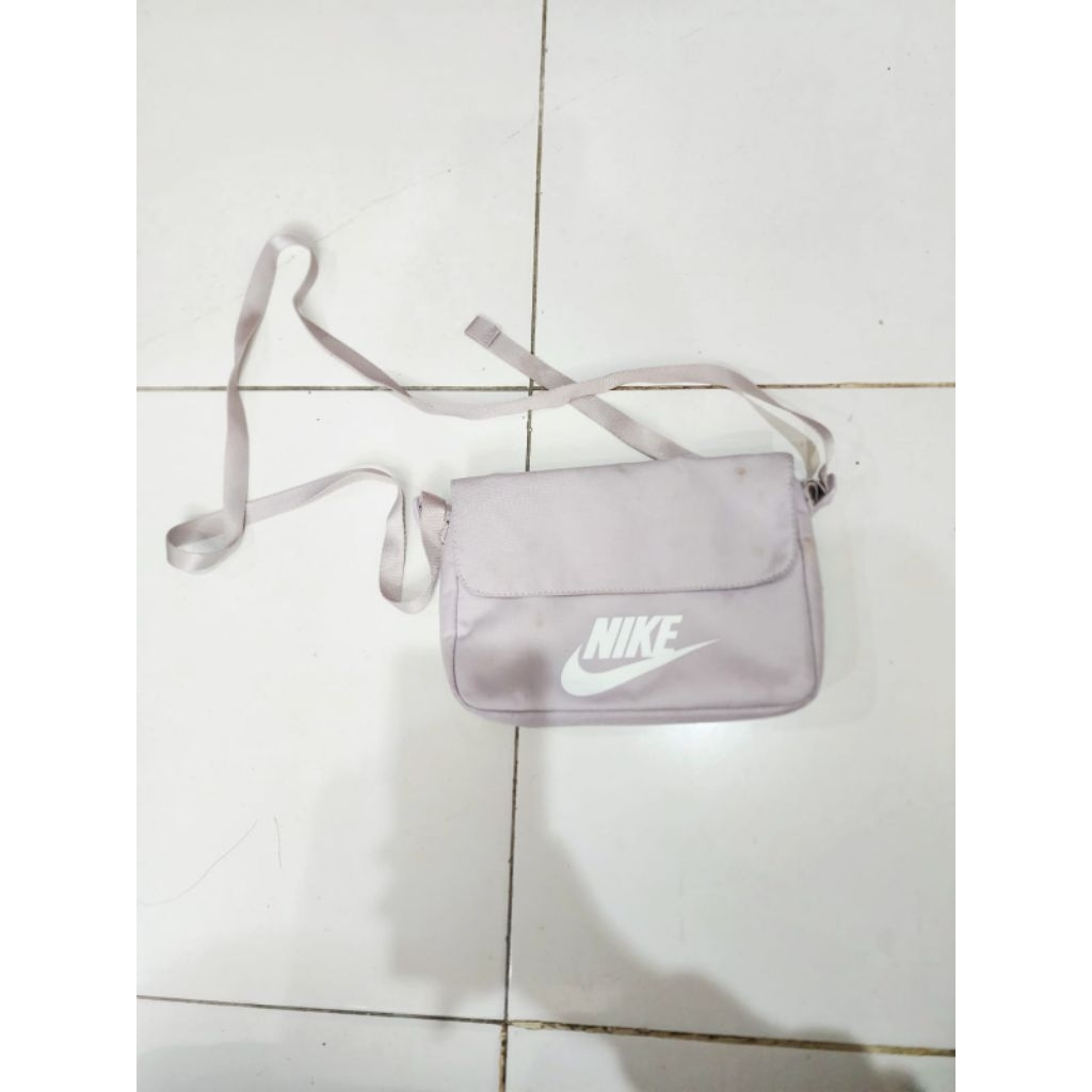 preloved tas selempang nike original