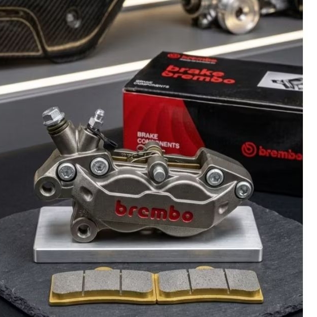 KALIPER 4P KANAN/KIRI 4 PISTON AXIAL BREMBO HITAM & GREY KALIPER REM CAKRAM