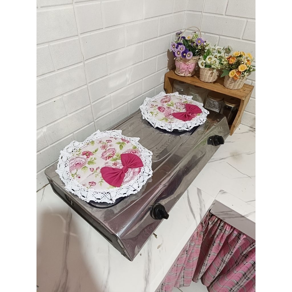 tutup kompor renda, tutup kompor cantik, tutup kompor dua tungku, tutup kompor pink, taplak serbagun