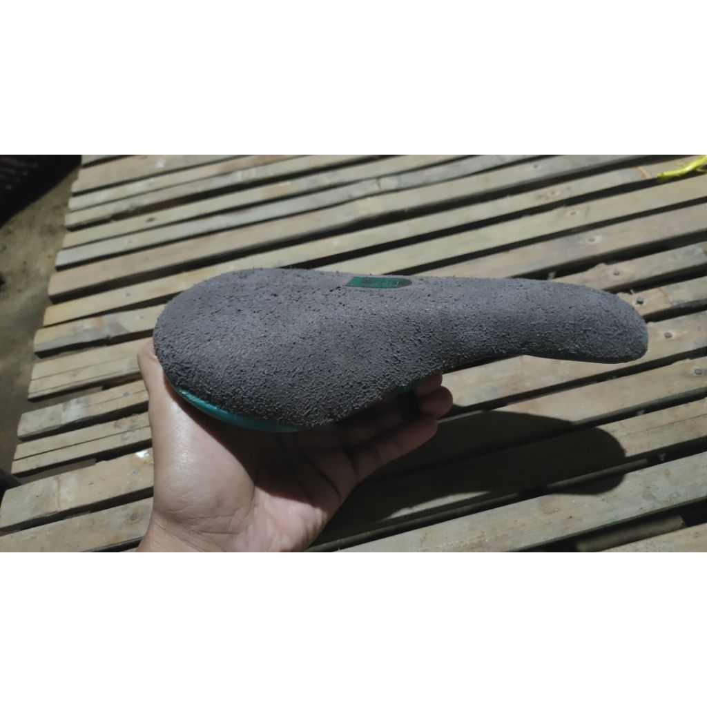 Seat Pivotan BMX