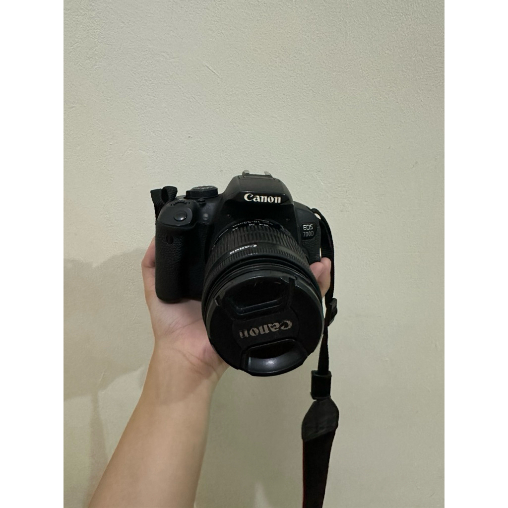Kamera DSLR canon EOS 700d