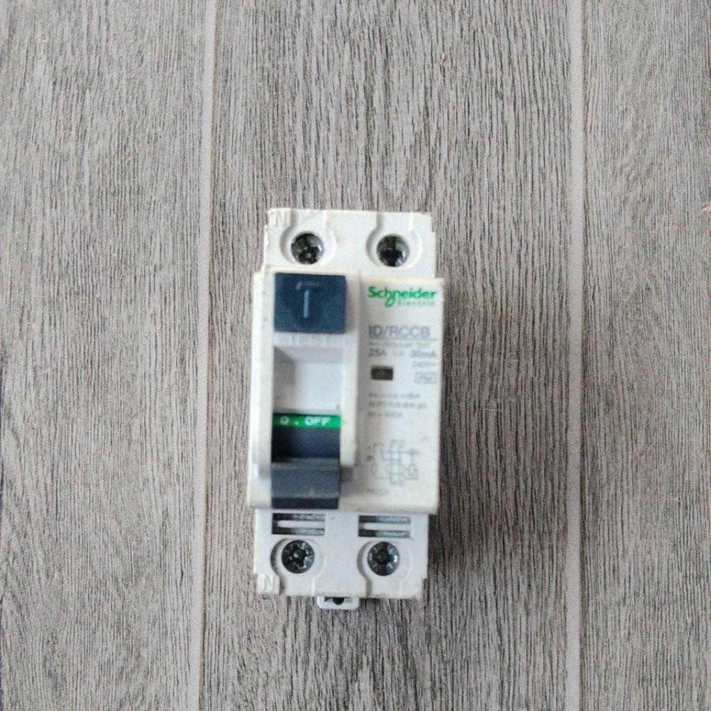 RCCB Schneider Second 30mA