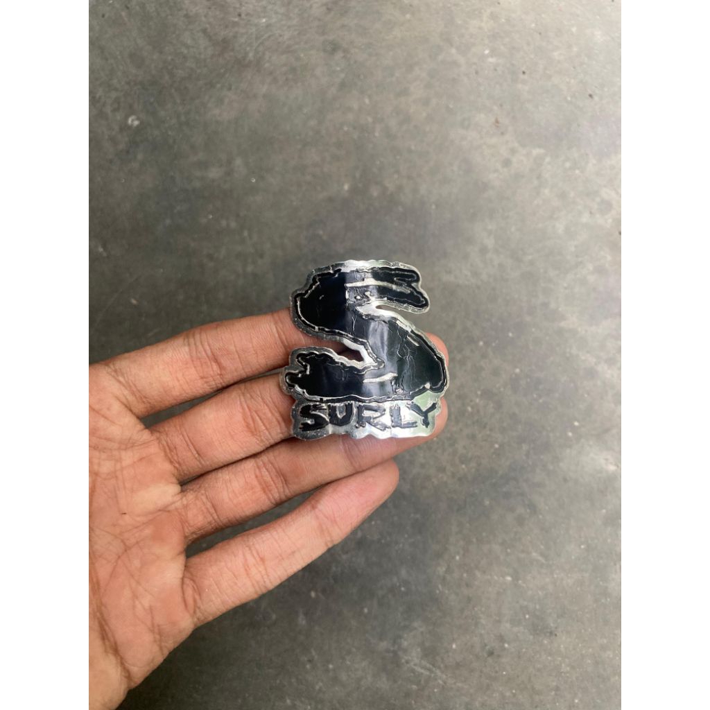 emblem surly