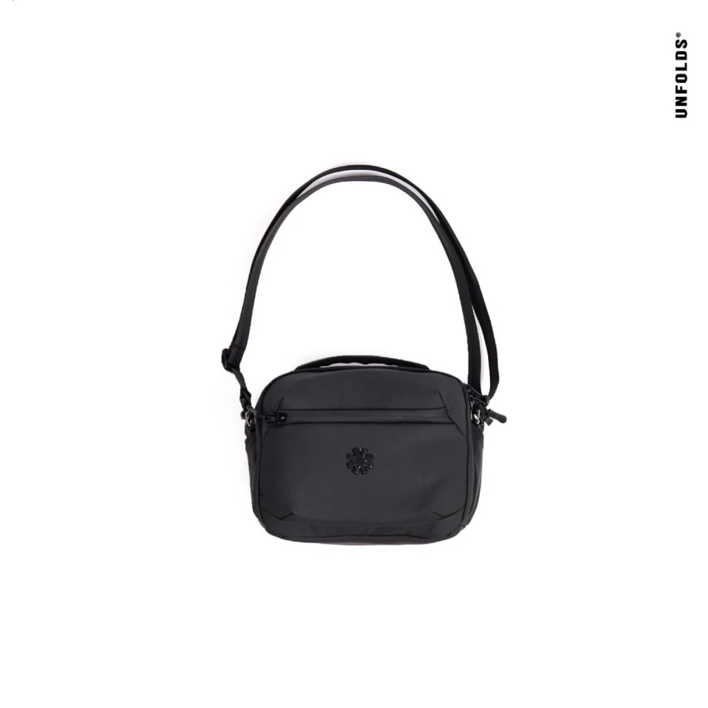 UNFOLDS - CAMERA BAGS