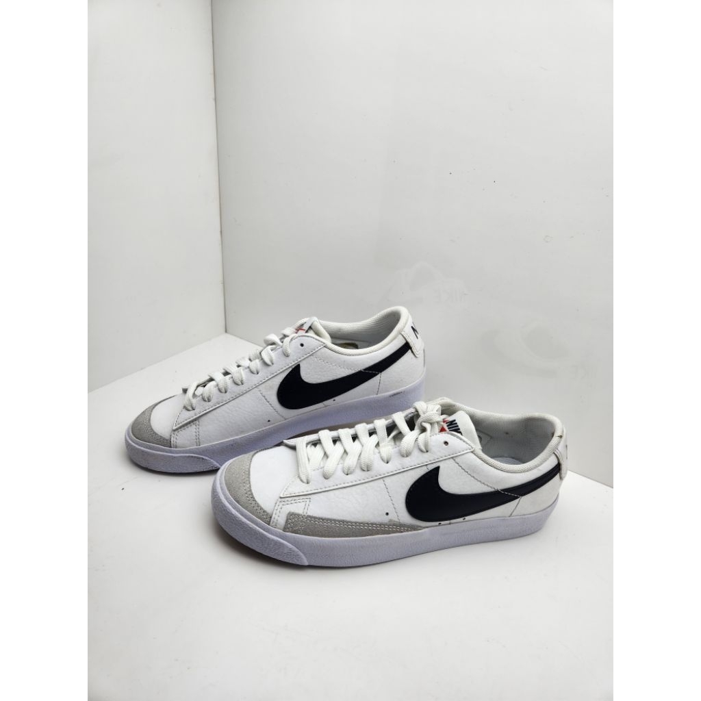 Sepatu Sneakers Nike BLAZZER LOW'77 (GS) Black/White-Team Orange