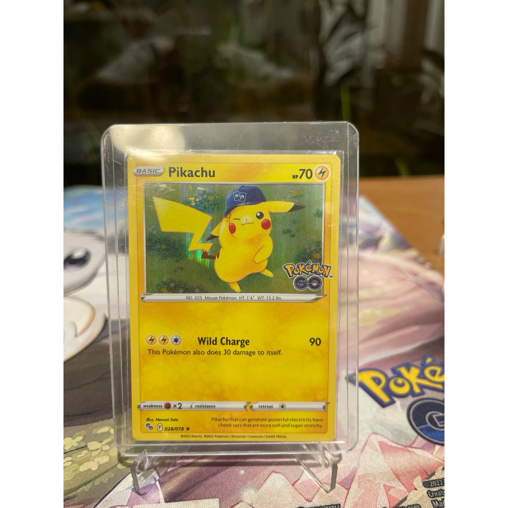 pikachu holo pokemon go